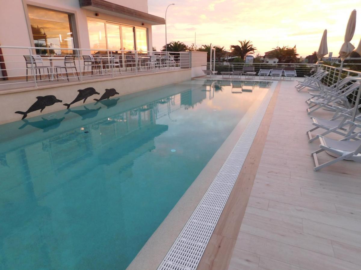 מרינה די פיאטרסנטה Hotel Oceano מראה חיצוני תמונה