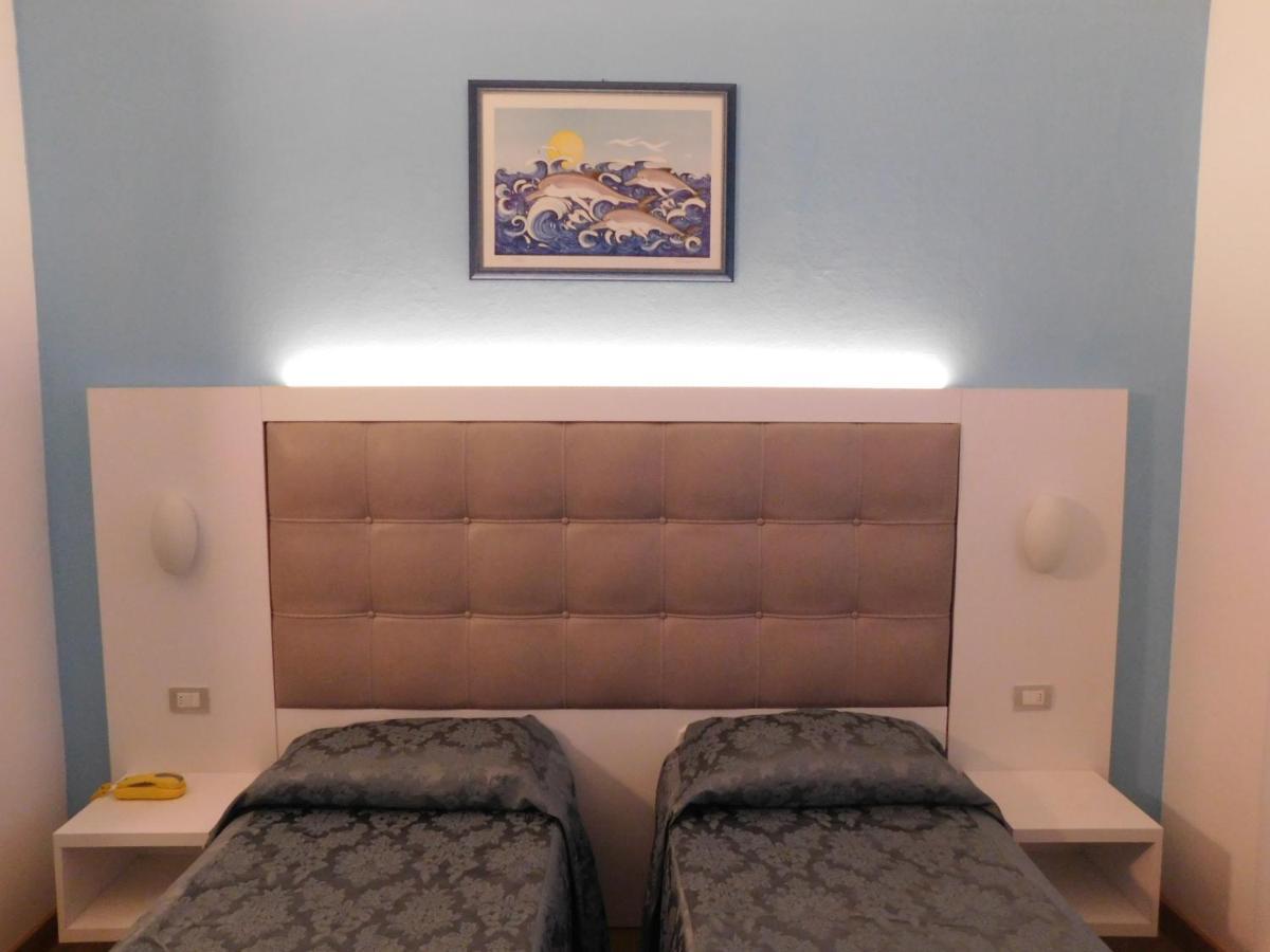 מרינה די פיאטרסנטה Hotel Oceano מראה חיצוני תמונה