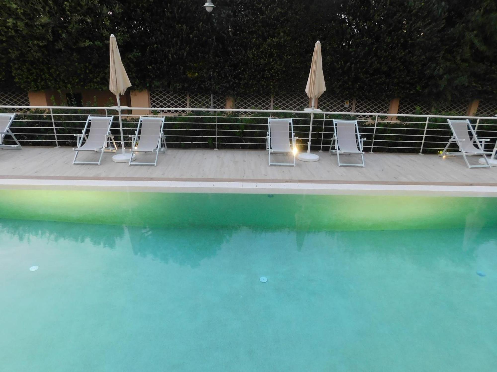 מרינה די פיאטרסנטה Hotel Oceano מראה חיצוני תמונה