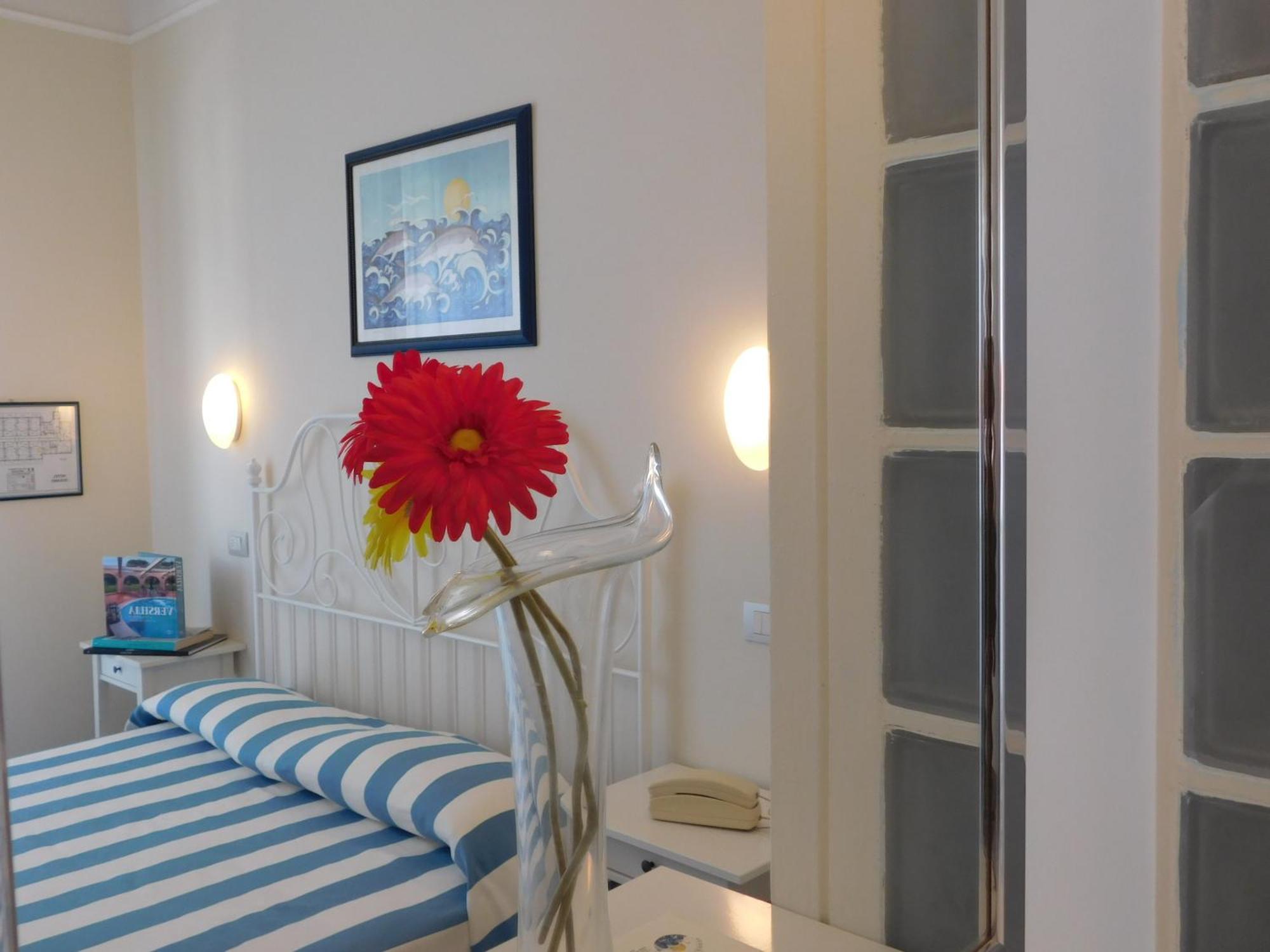 מרינה די פיאטרסנטה Hotel Oceano מראה חיצוני תמונה