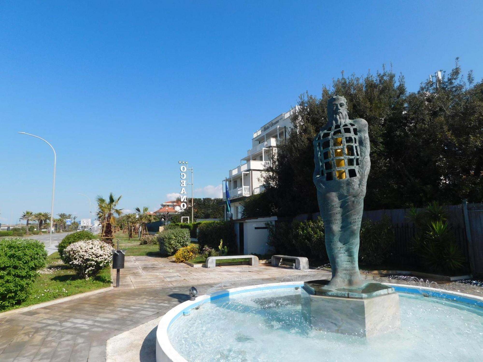מרינה די פיאטרסנטה Hotel Oceano מראה חיצוני תמונה