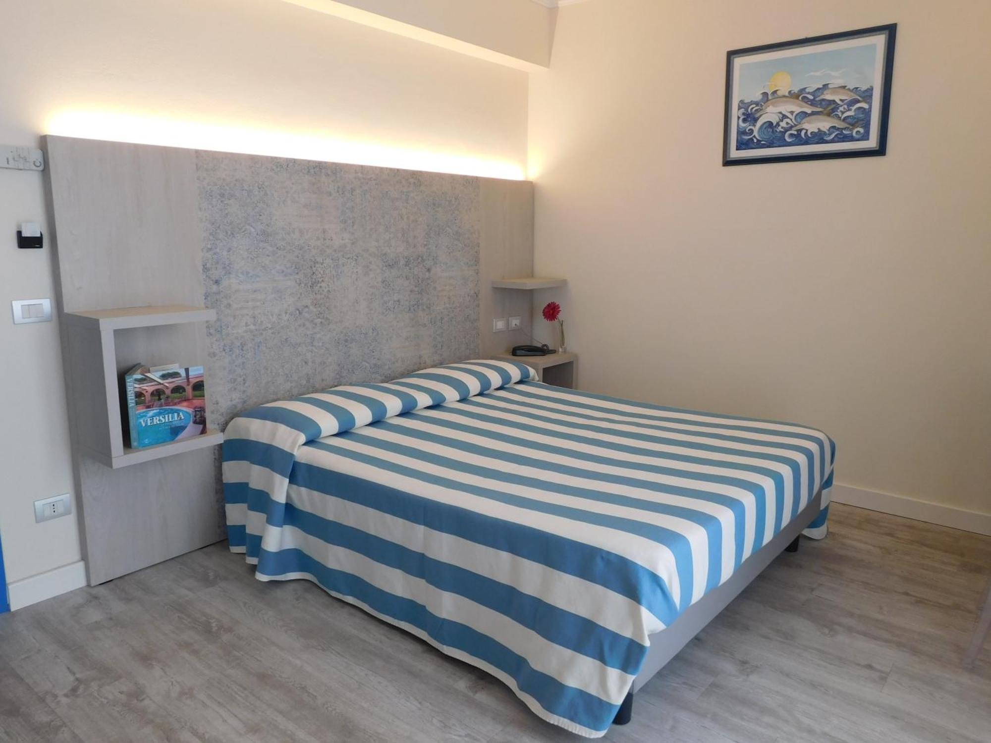 מרינה די פיאטרסנטה Hotel Oceano מראה חיצוני תמונה