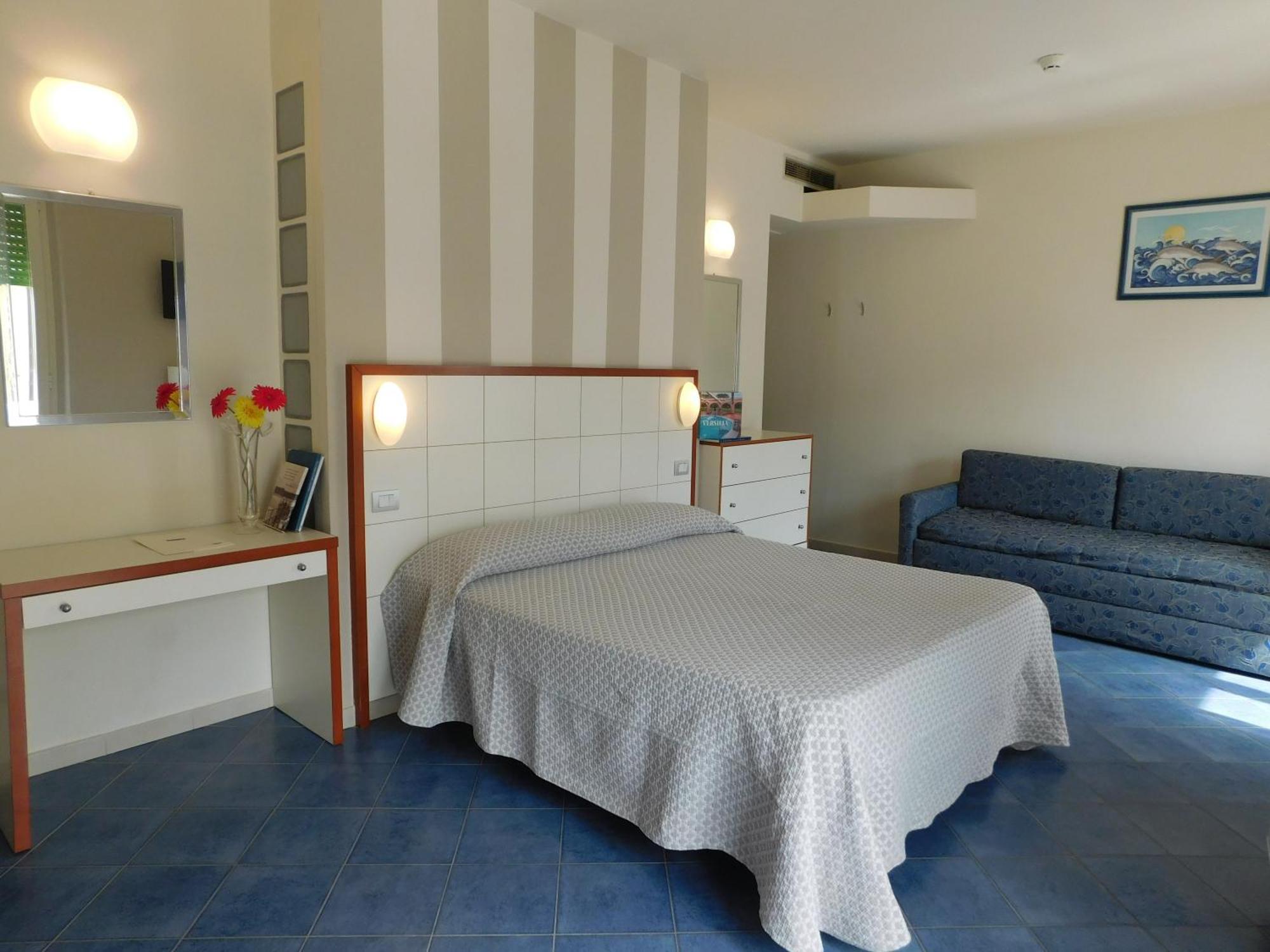 מרינה די פיאטרסנטה Hotel Oceano מראה חיצוני תמונה
