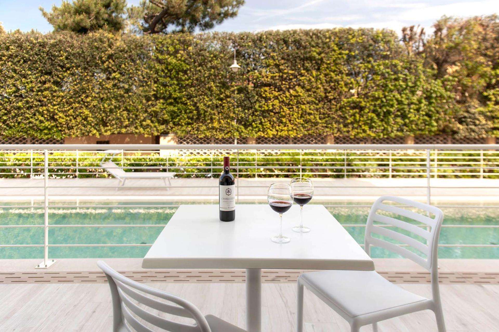 מרינה די פיאטרסנטה Hotel Oceano מראה חיצוני תמונה