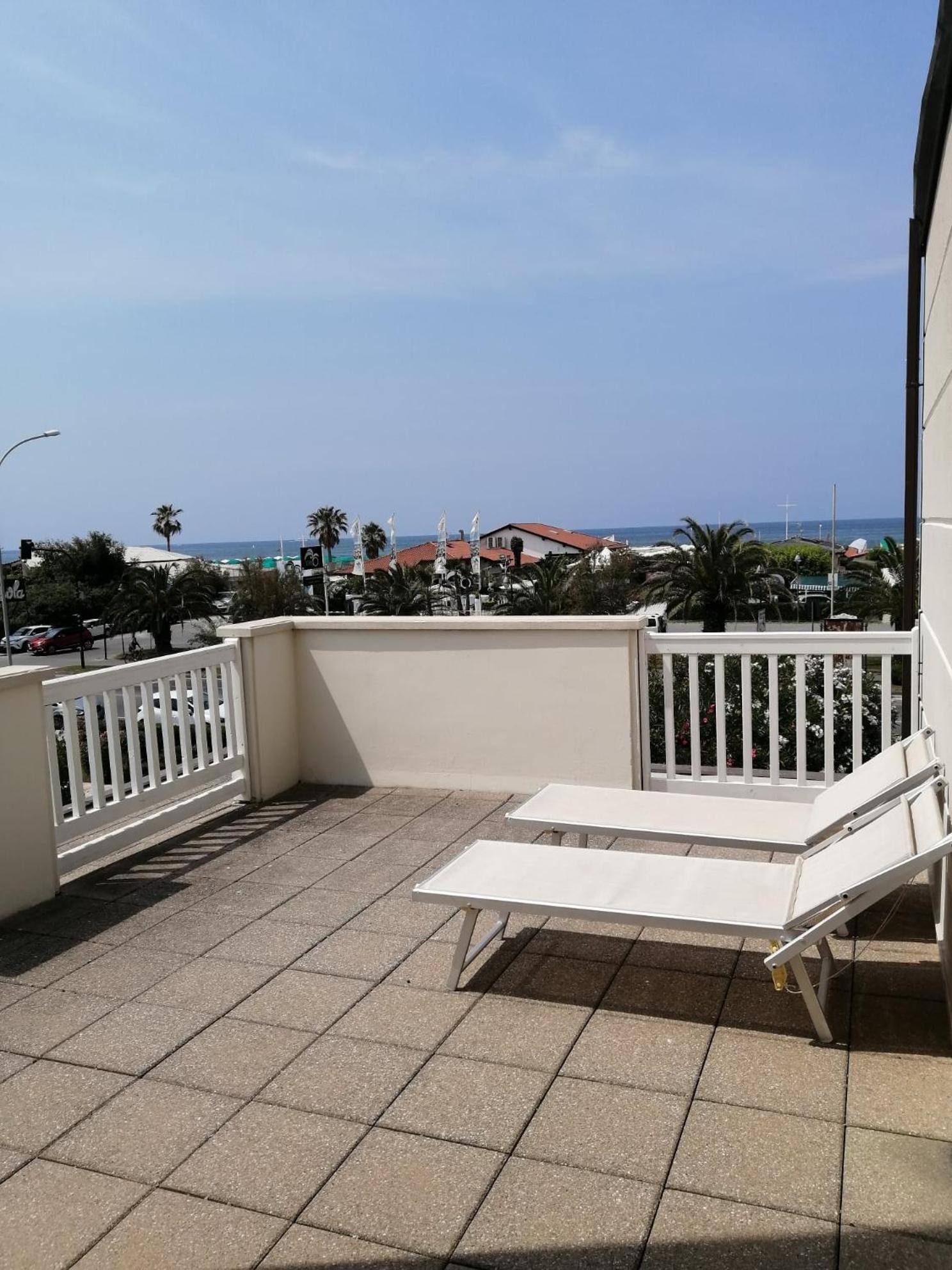 מרינה די פיאטרסנטה Hotel Oceano מראה חיצוני תמונה