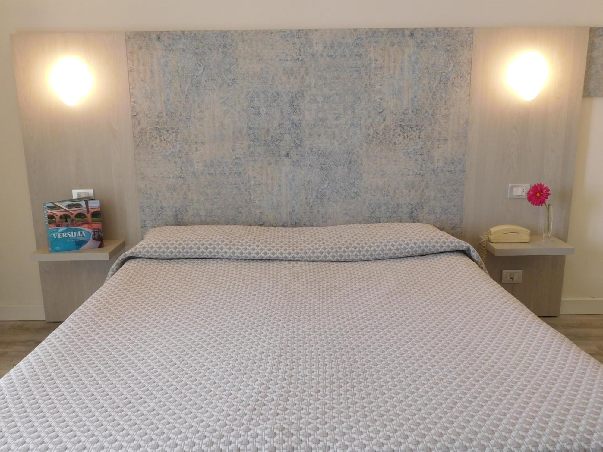 מרינה די פיאטרסנטה Hotel Oceano מראה חיצוני תמונה