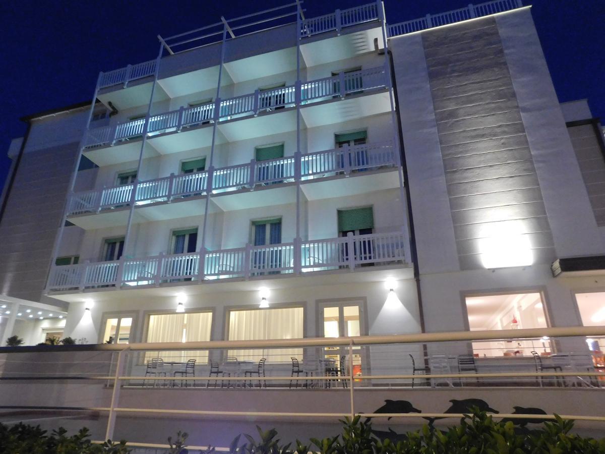 מרינה די פיאטרסנטה Hotel Oceano מראה חיצוני תמונה