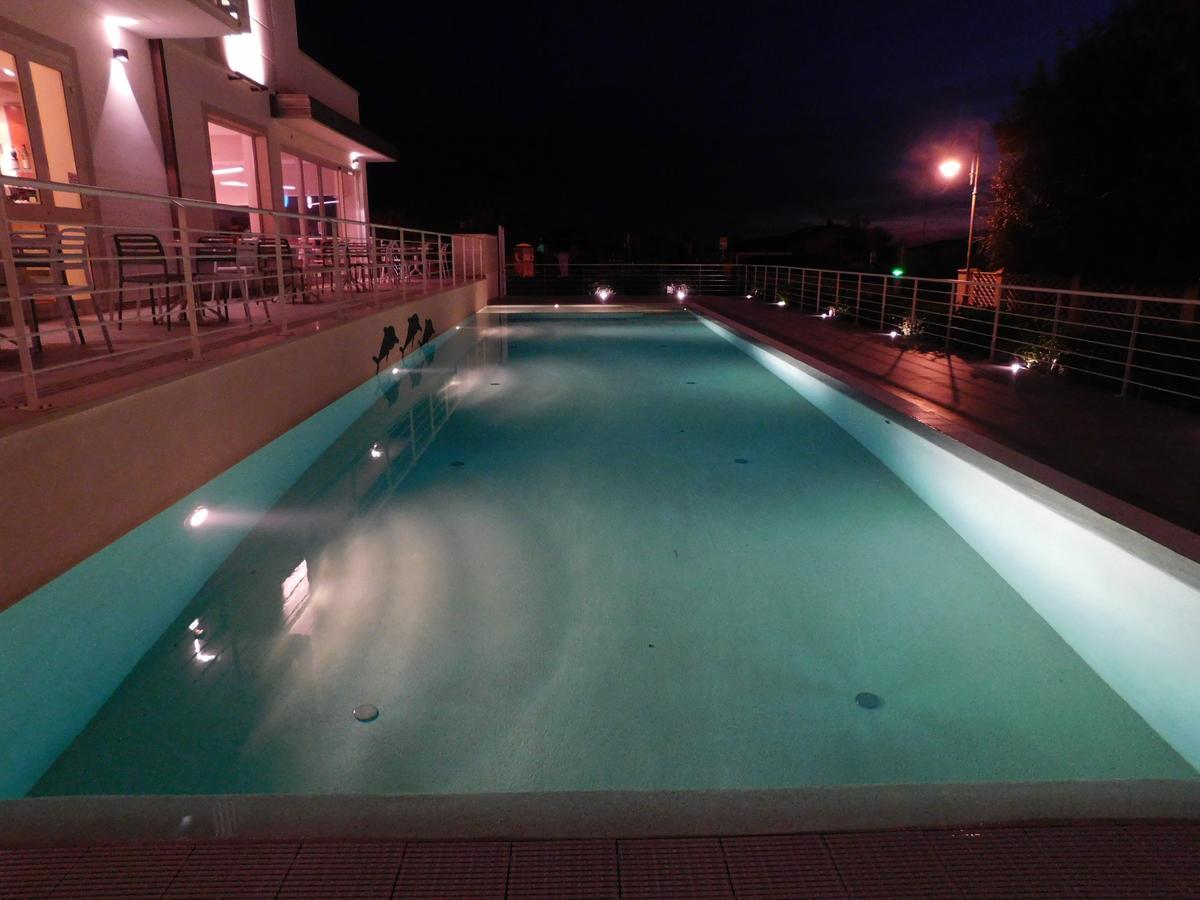 מרינה די פיאטרסנטה Hotel Oceano מראה חיצוני תמונה