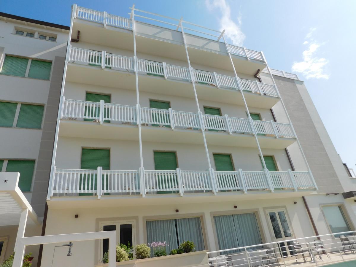 מרינה די פיאטרסנטה Hotel Oceano מראה חיצוני תמונה